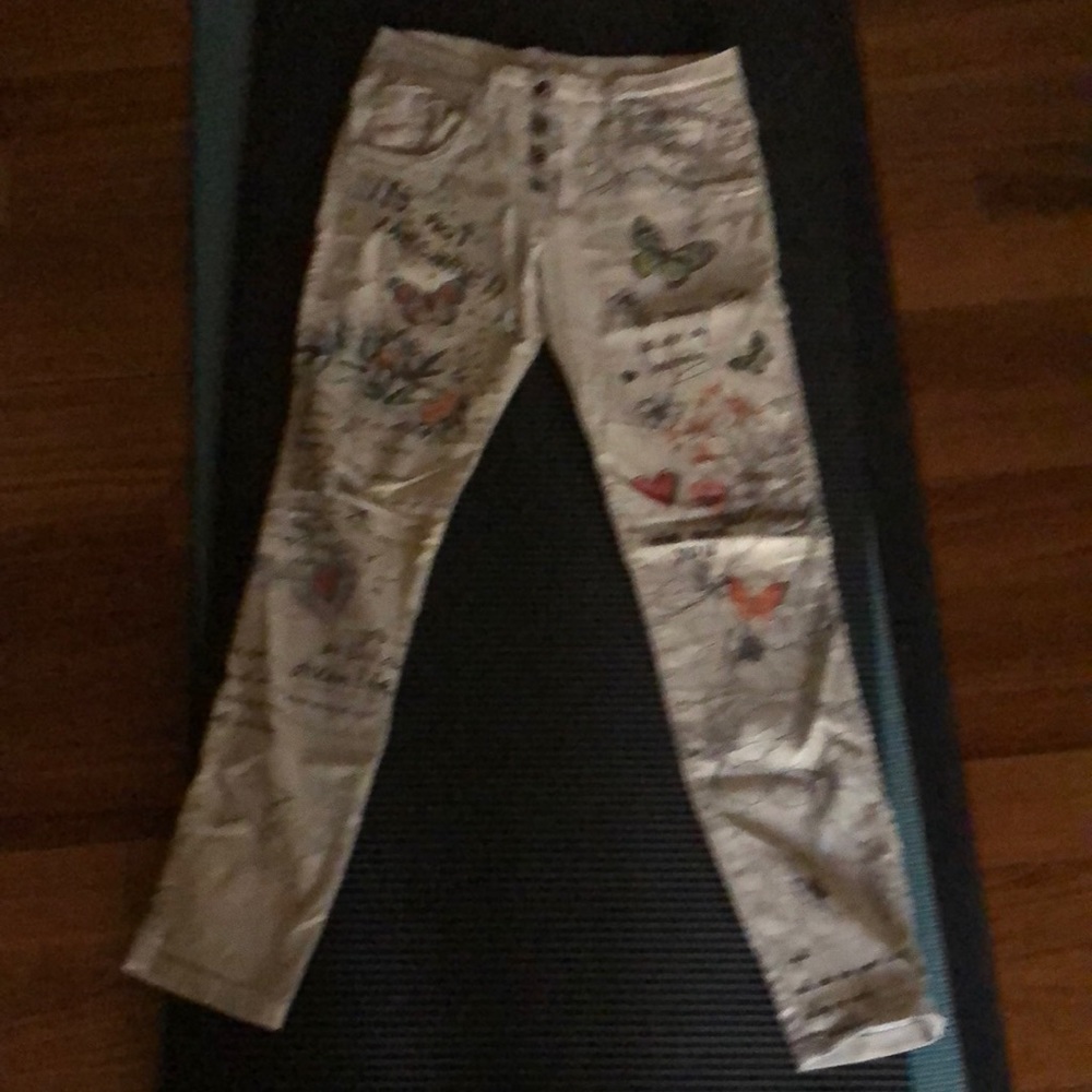 Light pants, made in Italy